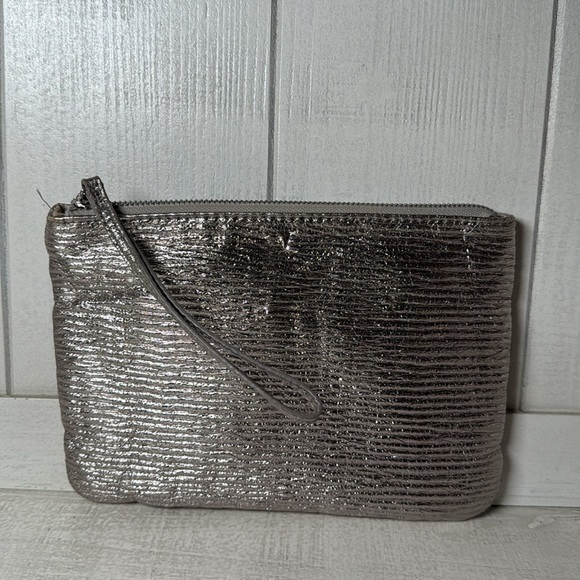 Stella & Dot Quilted Silver Wrist Clutch - Picture 3 of 12